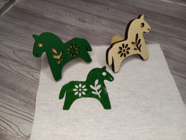 17.557 Вибійка ” Пара коней з ручкою”