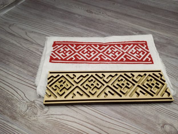 17.561 Вибійка з ручкою “Бордюр Сварог ”